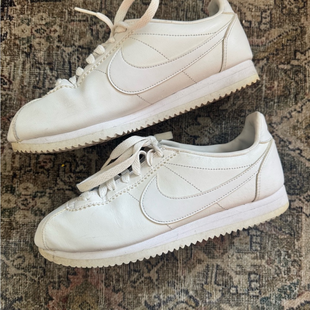 Nike Cortez all White Leather Sneakers